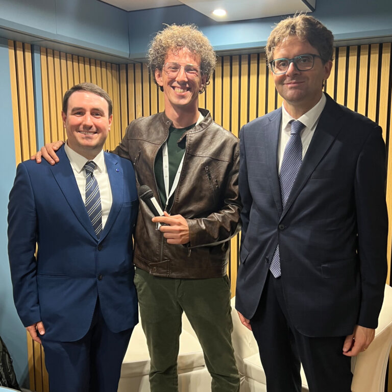 Dallo studio mobile di Delta 1 a Vasto il sindaco Francesco Menna e l’assessore Nicola Della Gatta